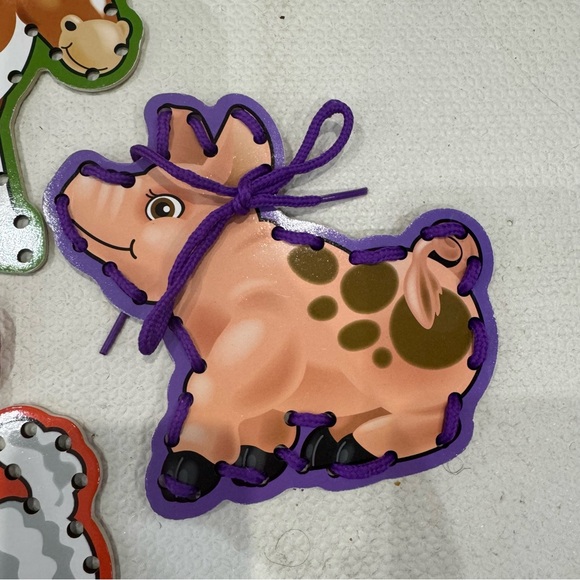 Melissa and Doug Lace and Trace Farm Animals & Laces - Picture 3 of 3